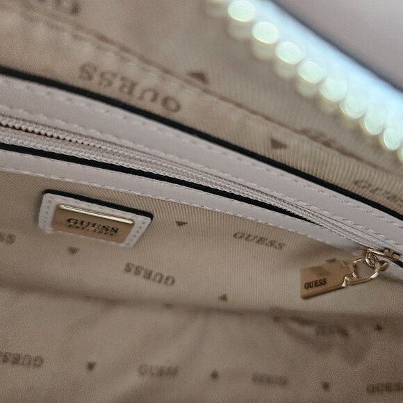 GUESS X BANKSY BRANDALISED TOP ZIP SHOULDER - Handbag - Picture 9 of 11